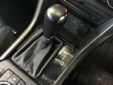 オートマのシフトレバーは操作しやすい位置にあります☆