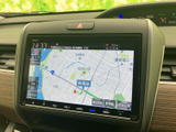 地図を画面いっぱいに表示し、現在地や周辺の道路を確認しやすい仕様です。行き先までのルートを把握したい場面に役立ち、慣れない場所へのお出かけも心強くサポートします。