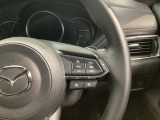 MRCC(マツダレーダークルーズコントロール)は先行車との車間を維持しながら追従走行を行い、長距離でのドライバー負担を軽減させてくれます。