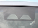 フロントカメラで前方の車両や歩行者等を検知。衝突しそうな時は衝突回避軽減ブレーキが作動、衝突回避をサポート。