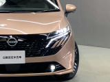 【ハイビームアシスト】先行車または対向車や周囲の明るさなどに応じ、自動的に上向きと下向きを切り替えてくれます★
