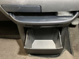 お気に入りのCDなどが収納できる格納式ボックス★