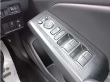 運転席窓操作部スイッチの画像です。