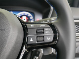 【ACC〈アダプティブ・クルーズ・コントロール〉】予め設定した車速内でクルマが自動的に加減速。前走車との適切な車間距離を維持しながら追従走行しドライバーの運転負荷を軽減します。