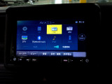 フルセグTVを搭載。CD/DVD再生、Bluetoothオーディオに対応しています。