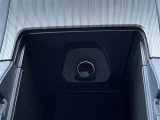 コンソールボックス内にシガーソケットあります
