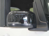 ◆ドアミラーウインカー◆ドアミラーにウインカーを装備しています。対向車に自身の進行方向を合図し安全に運転できます。
