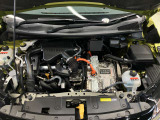 エンジンルームもクリーニング済みできれいですよ。日産の整備士がしっかりと丁寧に点検していますので安心してお乗りいただけます