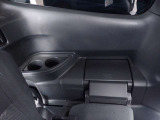 納車前に整備を行いその際に、エンジンオイル、オイルフィルター、ワイパーゴムの交換も実施致します!!
