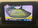 バックモニター付きで車庫入れもラクラク♪