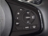 ◆アダプティブクルーズコントロール◆予め設定した車速内でクルマが自動的に加減速。前走車との適切な車間距離を維持しながら追従走行します。【LKAS】車線維持支援システムでステアリング操作を支援。