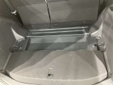 トランクルームの下側にも収納スペースがございますのでいっぱい荷物が収納できますね♪
