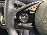 ステアリングにオーディオ操作スイッチが付いています。オーディオ画面に直接タッチしなくても操作が出来ますので、運転に集中できます。