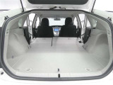 【シートアレンジ可能】ゆとりあるワイドな車内空間は、ドライブを始め買い物やレジャーなど、幅広く活躍します。一人でもみんなとでもお出かけを楽しみましょう!