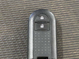 キーを取り出さずにドアを施錠&解錠。クルマの始動も可能です。