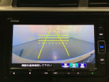 バックでの車庫入れも安心です! リアカメラが付いているバックモニター付のナビを装備しております。操作線もついており距離感も画面から確認できます。