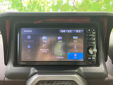 オーディオ画面では、CDやラジオ、テレビなど複数の音源項目を一覧で確認できます。BluetoothやUSBなどの表示もあり、利用したいメディアを選びやすい画面構成で、日々の移動を楽しめます。
