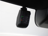 ◆ドライブレコーダー◆映像・音声などを記録する自動車用の装置です。 もしもの事故の際の記録はもちろん、旅行の際の思い出としてドライブの映像を楽しむことができます。