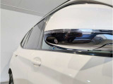 ドアミラーにはLEDウインカーが埋め込まれており、対向車からの視認性を高めております。