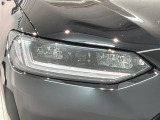 LEDヘッドライトは、点灯の瞬間から最大光量を発揮し、突然暗くなるトンネルなどでの安定感を高めます。