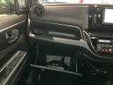 屋上展示場に常に50台以上の車両をご用意!お気に入りの1台が見つかるかも!?