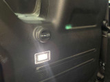12Vの電源ソケット付きです。