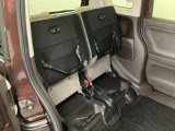 リアシート座面を持ち上げると、背の高い荷物を積むのに便利なトールモードに変身します!多彩なシートアレンジで使い勝手良好!