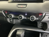 運転席/助手席シートヒーターで寒い日もすぐに温かくなり快適に過ごせます。3段階の温度調整が可能です