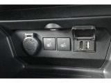 運転席・助手席シートヒーターが付いていますエアコンの暖房よりも早く体が温まるため、冬場の快適性が非常に高まります。