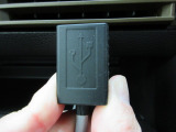 USBジャック付きです。 全車、弊社専門スタッフによる内外装クリーニングを実施しております。綺麗な状態でご納車いたします。