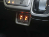 運転席・助手席のシートヒーター付きです。