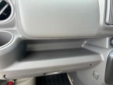 助手席インパネには小物を置いておくのにとっても便利なスペースありますよ☆