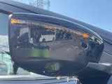 ウインカー付き電動格納ドアミラーです。