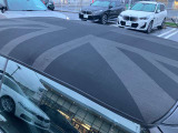 リアフォグランプが付いております。雨や霧が深い日に点灯することで、後車からの追突を防止する役割があります。