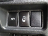 電動スライドドアの開閉スイッチです!運転席に座ったままでも操作することもできるので便利です♪