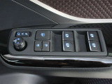 運転席側のパワーウィンドウスイッチです。全ての窓の開閉操作ができます。