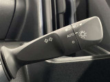 車外の明るさによって自動で点灯・消灯するオートライト