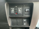両側電動スライドドア装備!運転席よりボタン一つで開閉可能です。