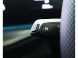 ●車線から逸脱する可能性があることを知らせるとともに、ハンドル操作をアシストすることにより車線からの逸脱回避を支援する装置です。