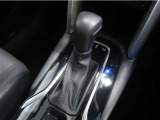 無段変速機(CVT)を搭載。有段変速機に存在する「変速ショック」が無いので、スムーズなアクセル操作が可能です♪