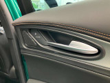 八光AUTO MOTIVEの強みはサポート力です。これまで培ってきた経験と技術力、スピードを生かして、お客様ひとりひとりを八光AUTO MOTIVE全店でサポートさせて頂きます。
