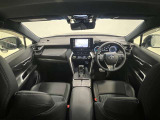 高級感のある内装でリラックスした運転を楽しめます!