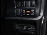 電動のスライドドアで楽々スムース!運転席からも開閉の操作もできます♪キーのスイッチひとつで自動開閉できる便利な機能もついてます♪
