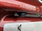 車庫入れもお任せのバックカメラが付いて、後方確認もラクラク♪安全に車庫入れも可能です。便利な機能ですが、バックカメラを過信せず、目視もお忘れなく。