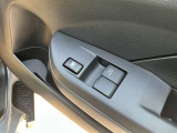 運転席オートが付いたパワ-ウインドスイッチです。