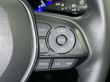 ステアリングスイッチ付き。前方から目を離すことなく操作することが可能です。
