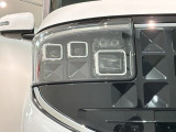 LEDヘッドライトは、点灯の瞬間から最大光量を発揮し、突然暗くなるトンネルなどでの安定感を高めます。