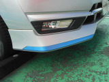 車両には全周エアロパーツが装備されております。