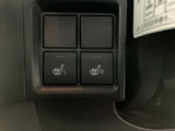 【運転席/助手席シートヒーター装備】 座面と背面を温め、寒い日のドライブを快適にします。