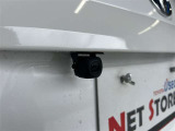 車庫入れもお任せのバックカメラが付いて、後方確認もラクラク♪安全に車庫入れも可能です。便利な機能ですが、バックカメラを過信せず、目視もお忘れなく。